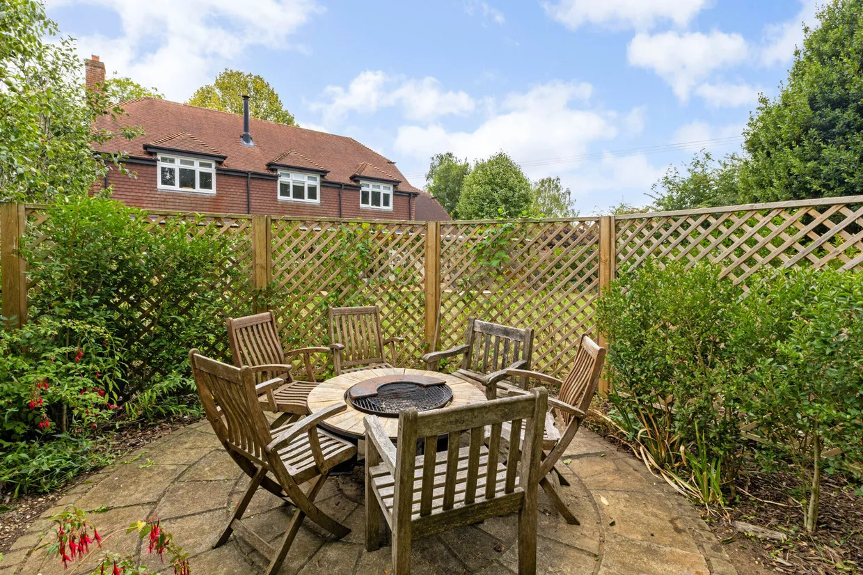 Lees Hill, South Warnborough, RG29 photo 13