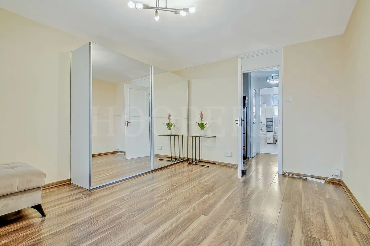 Midwood Close, London, NW2