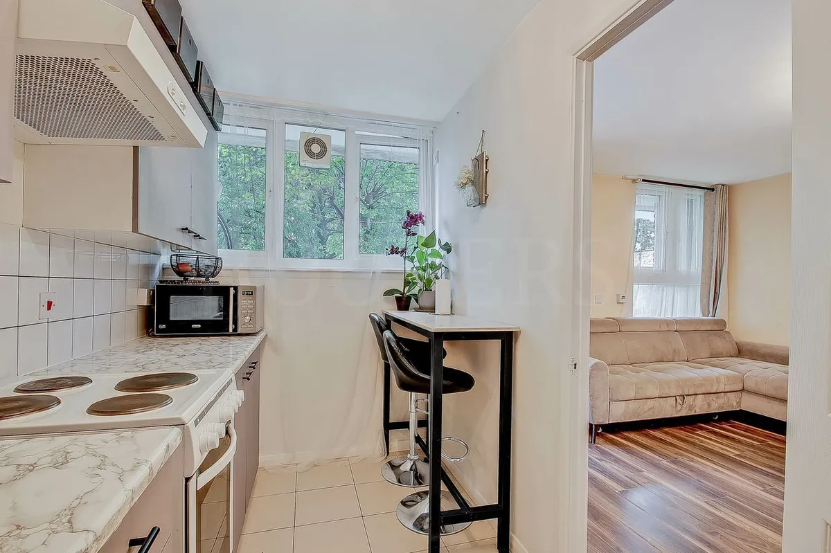 Midwood Close, London, NW2
