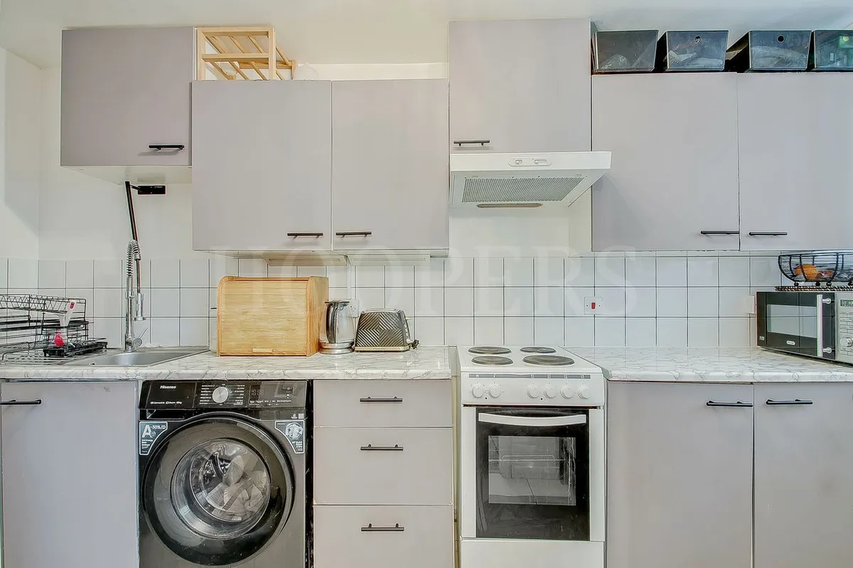 Midwood Close, London, NW2