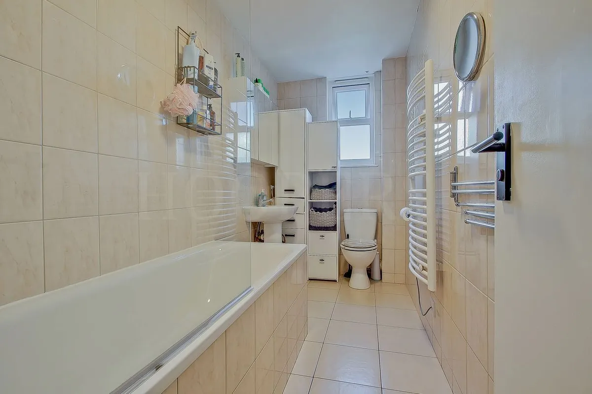 Midwood Close, London, NW2