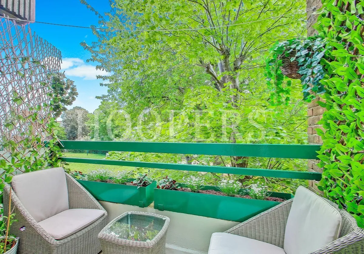 Midwood Close, London, NW2