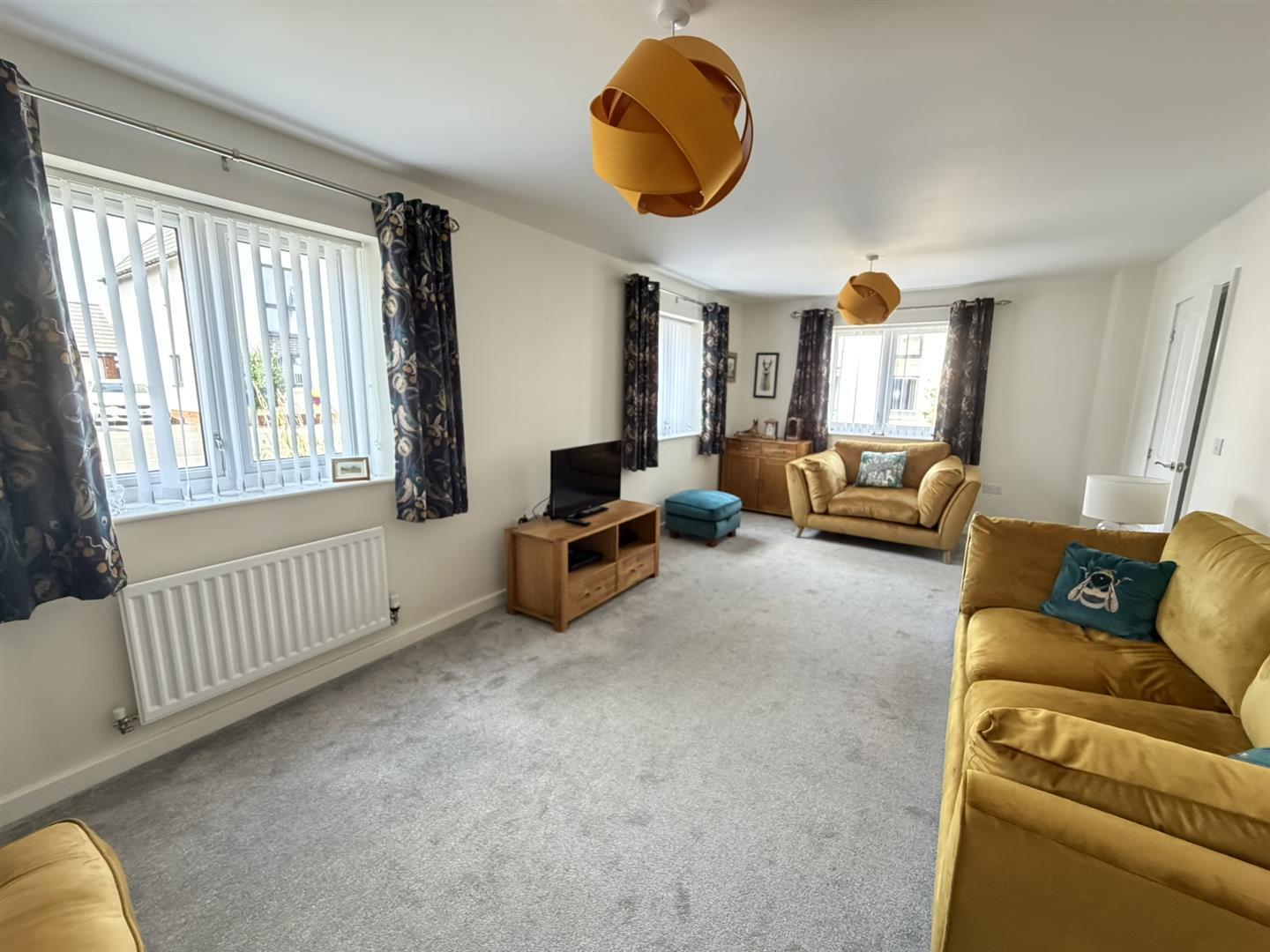 Luffield Close, Daventry Image 7