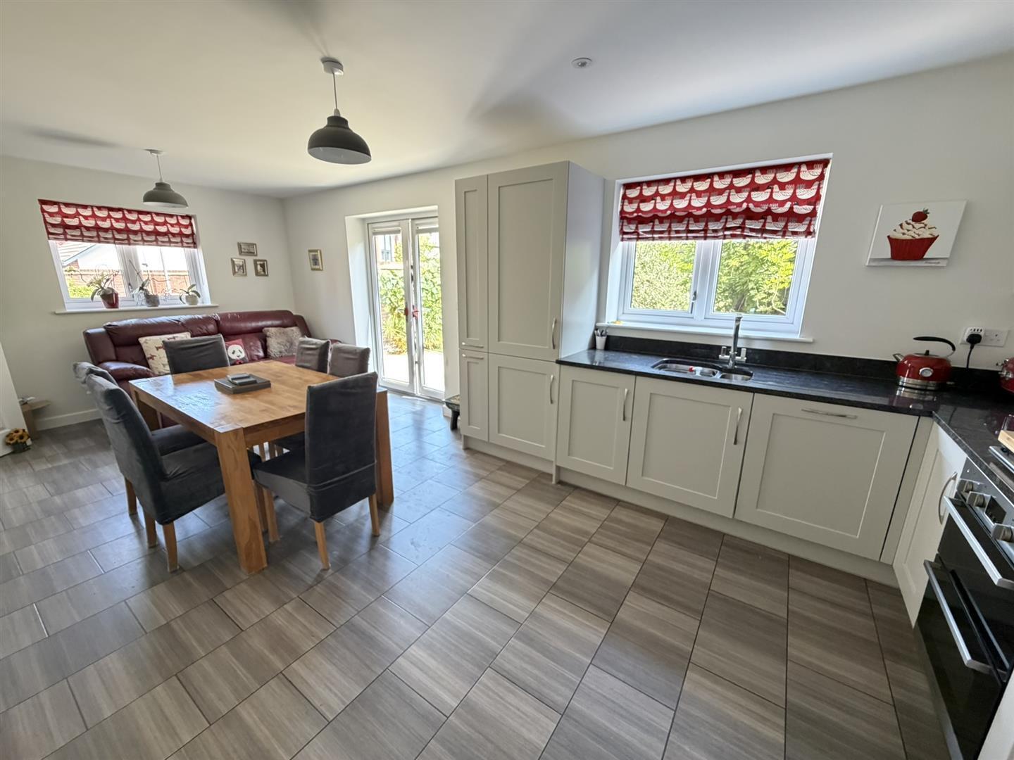 Luffield Close, Daventry Image 8