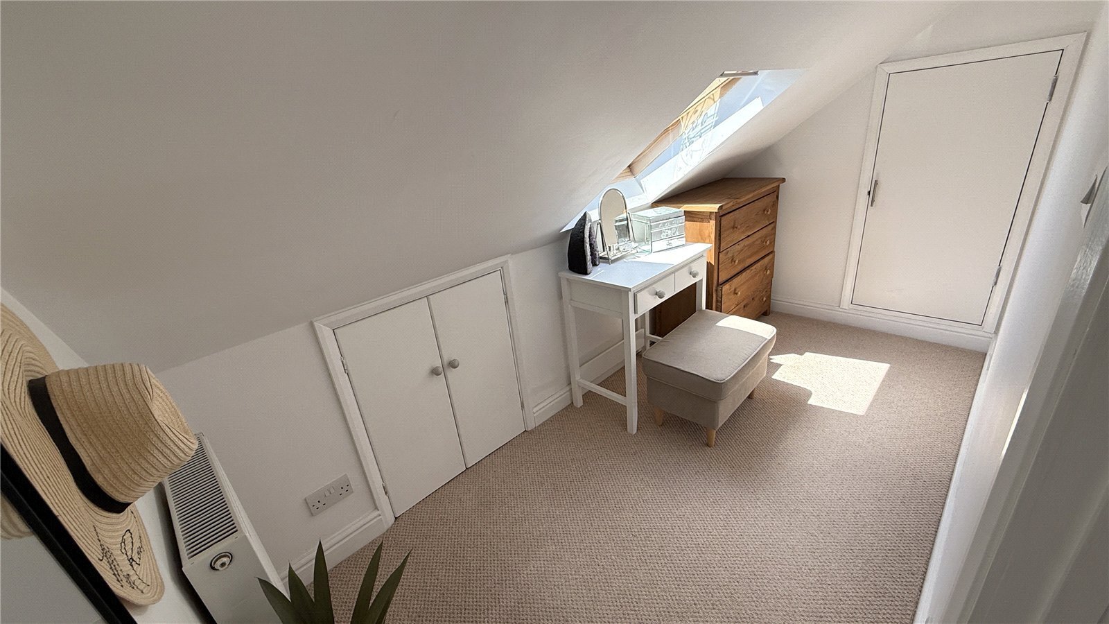 Oxford Road, Stanford-le-Hope, Essex, SS17 Image 20