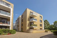 Knaresborough Drive London SW18 photo 4