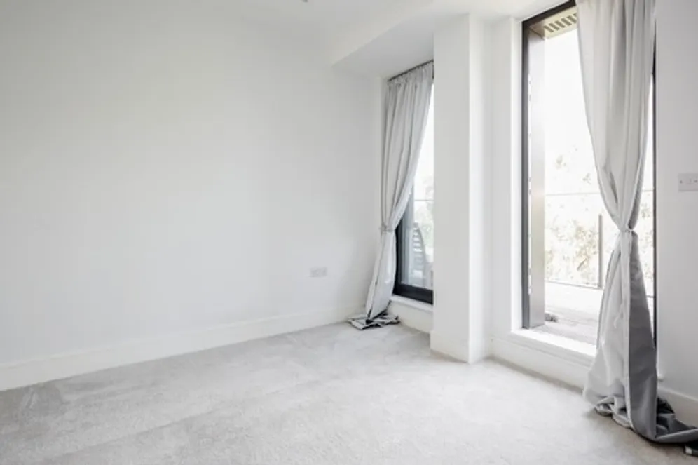 Knaresborough Drive London SW18 photo 7