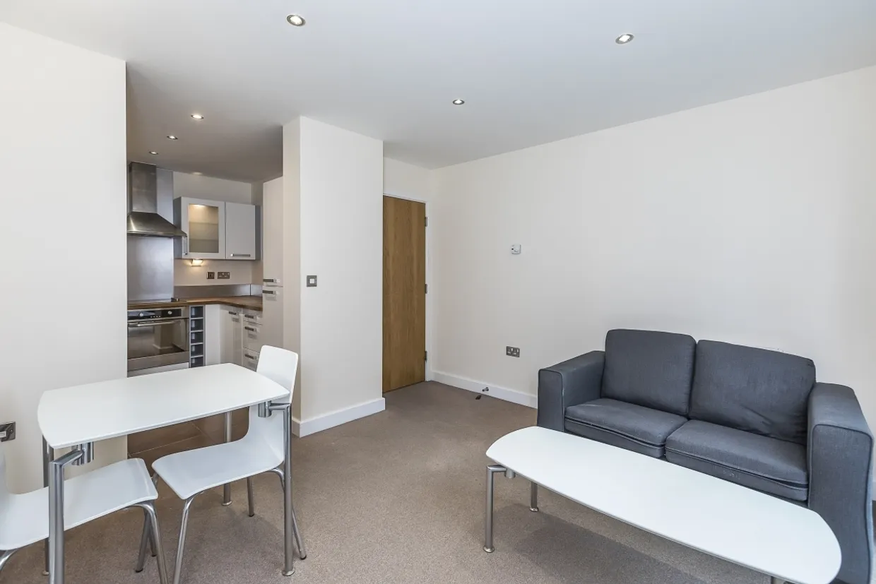 Seagull Lane, E16 photo 7