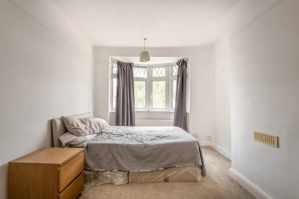 Waverley Avenue, Whitton, TW2 photo 8