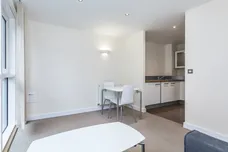 Seagull Lane, E16 photo 9
