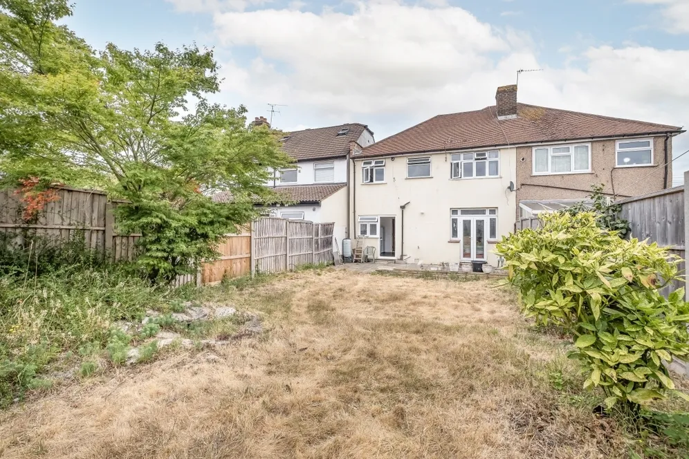 Waverley Avenue, Whitton, TW2 photo 12