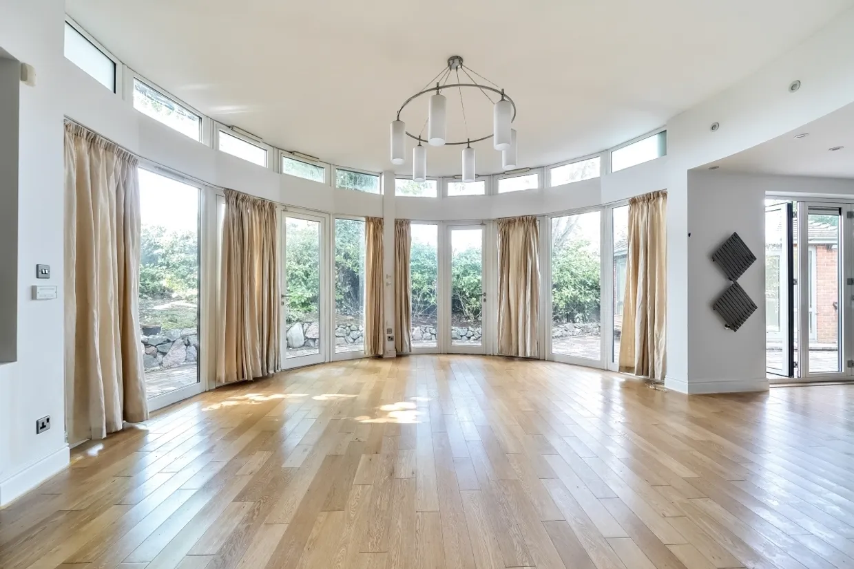 Mapesbury Road London NW2 photo 1