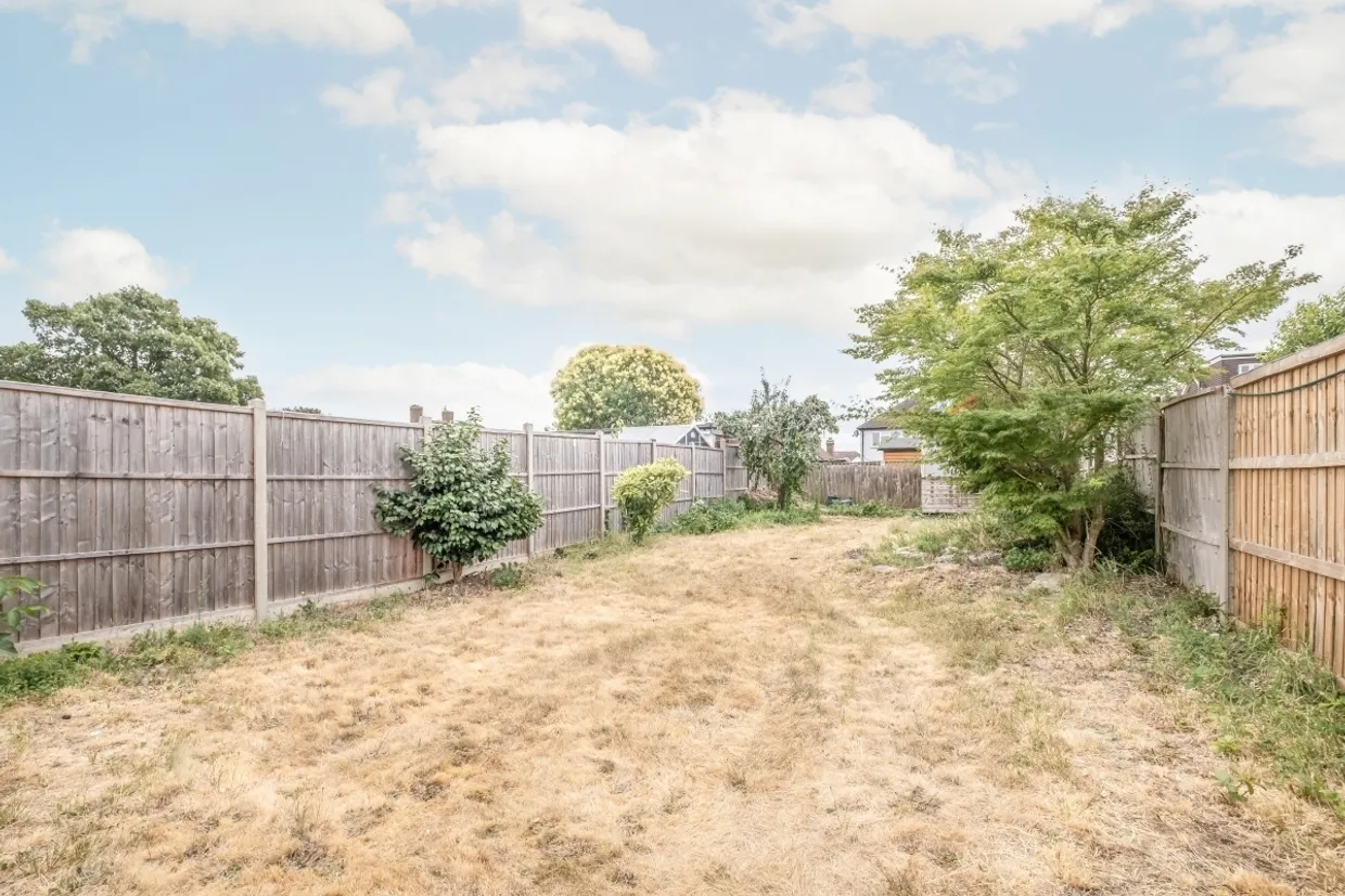 Waverley Avenue, Whitton, TW2 photo 13