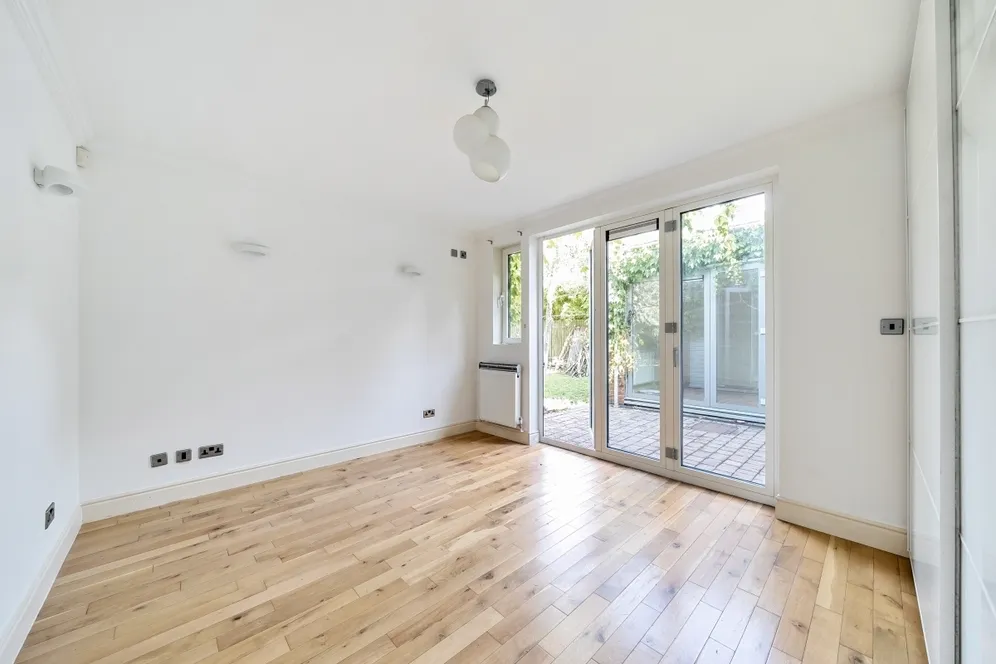 Mapesbury Road London NW2 photo 7