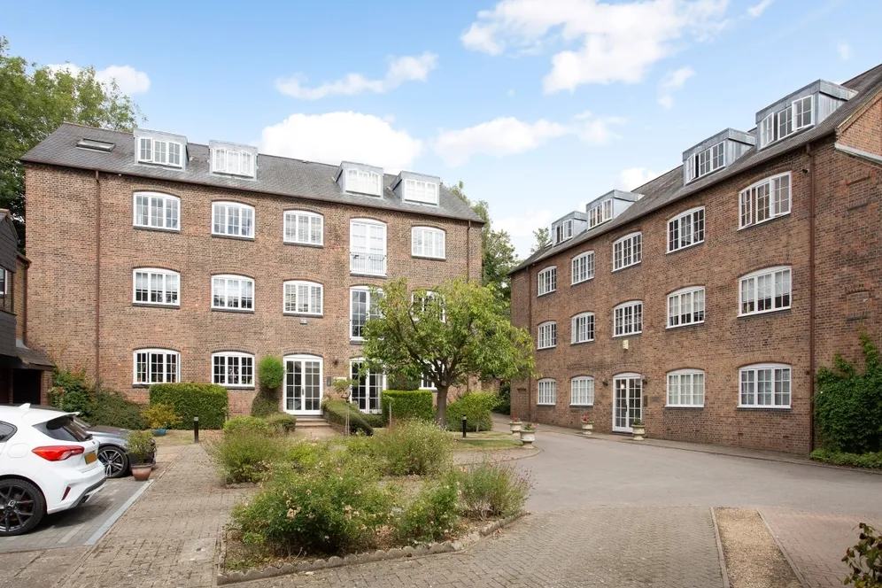 Abbey Mill Lane St. Albans AL3 photo 24