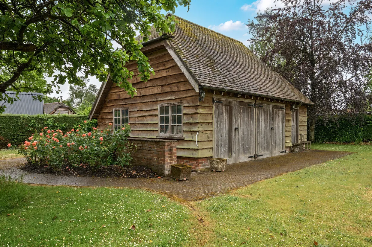 Eastcourt, Burbage, SN8 photo 4