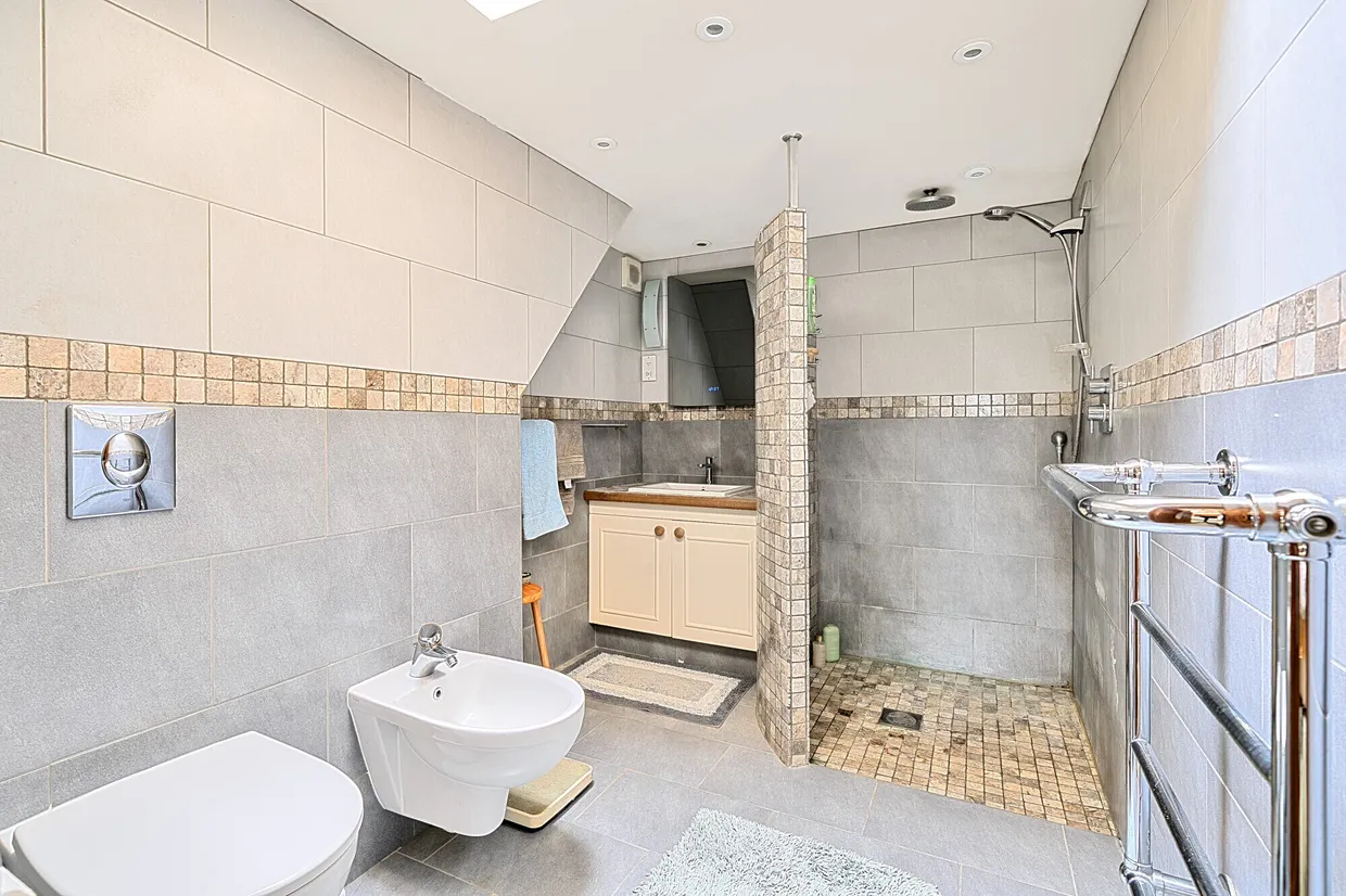 Eastcourt, Burbage, SN8 photo 10