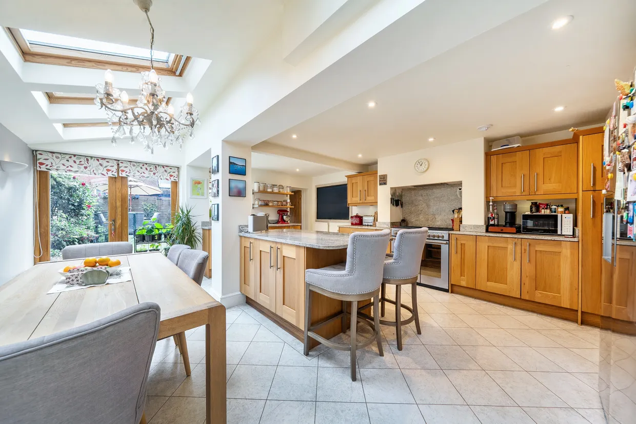 Chichester Terrace, Horsham, RH12 photo 2