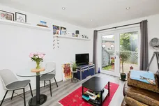 Wellington Crescent, DERBY
