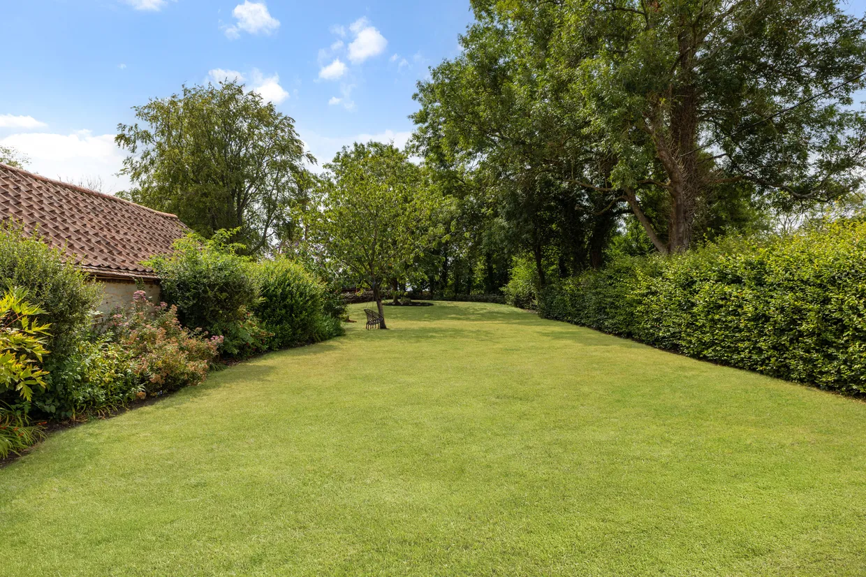 Hilltop Lane, Caterham, CR3 photo 4