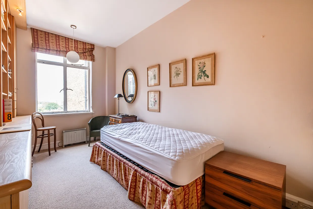 Oakwood Court, London, W14 photo 11