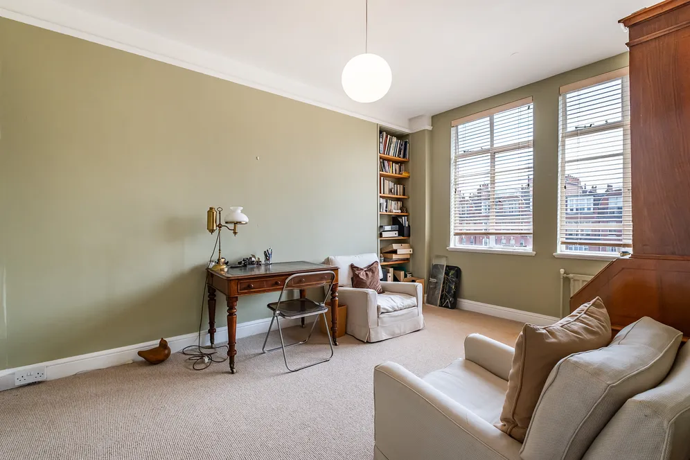 Oakwood Court, London, W14 photo 17