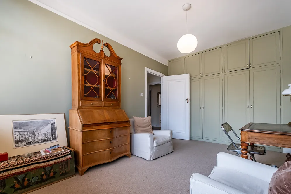 Oakwood Court, London, W14 photo 10