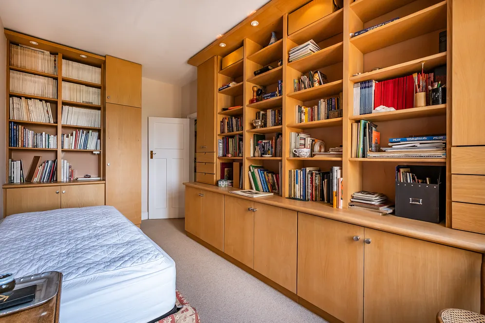 Oakwood Court, London, W14 photo 12