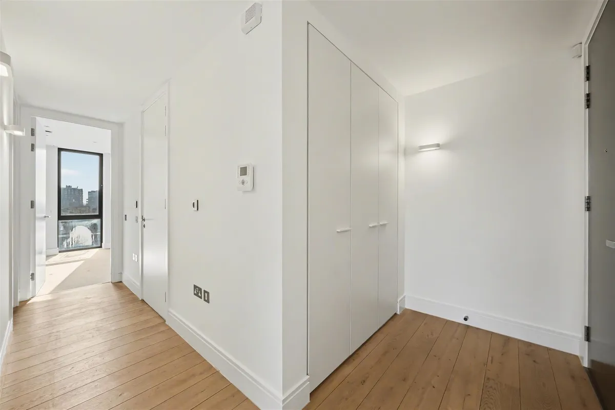Queens Park Penthouse Salusbury Road, London, NW6