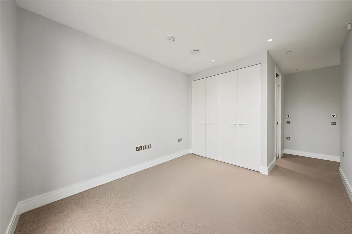 Queens Park Penthouse Salusbury Road, London, NW6
