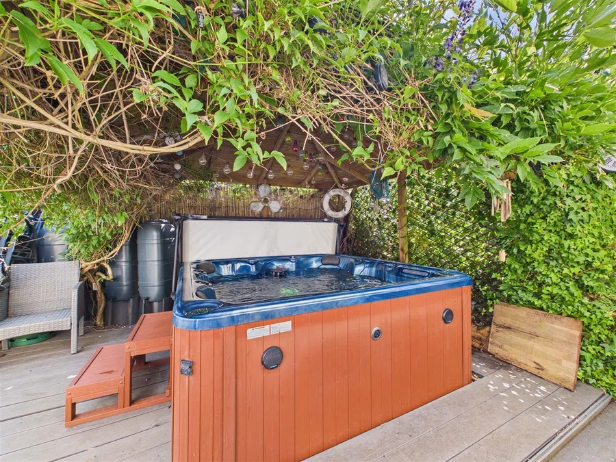Property Image 12