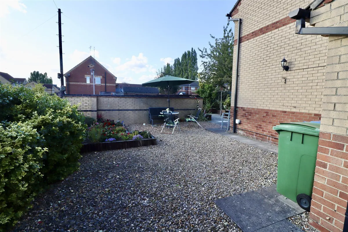 Blackburn Avenue, Brough