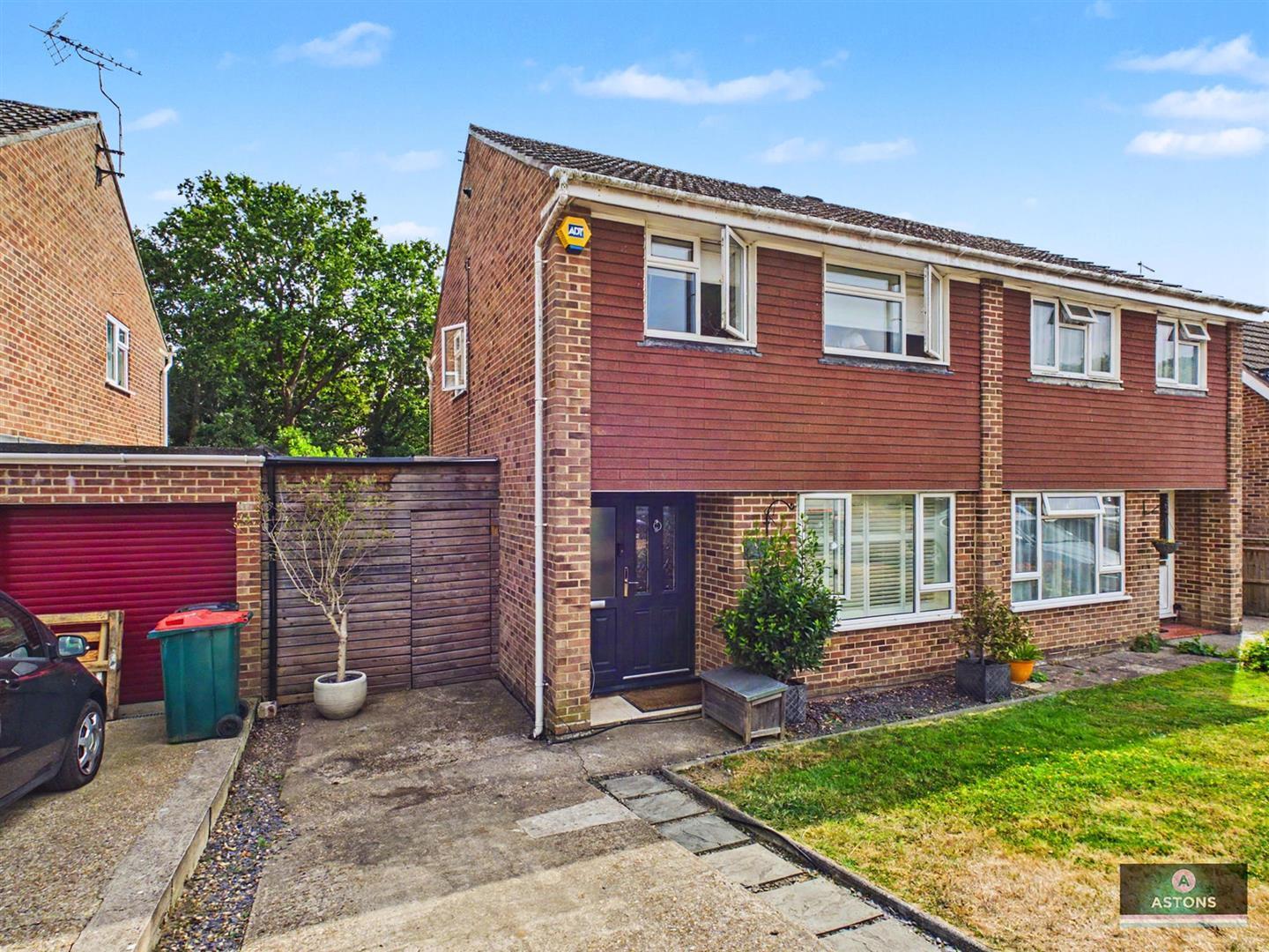Woburn Road, Gossops Green Image 1
