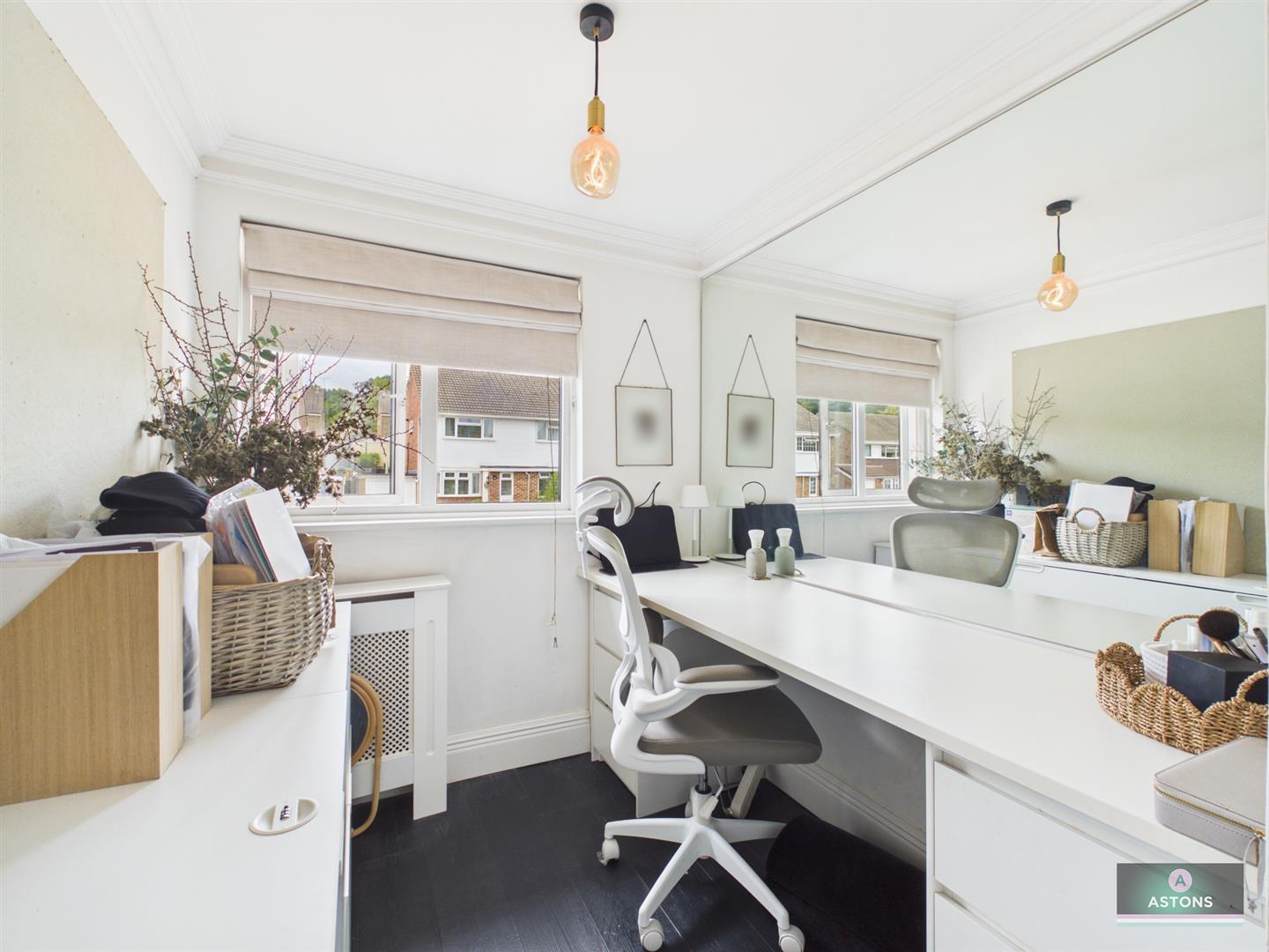 Woburn Road, Gossops Green Image 13