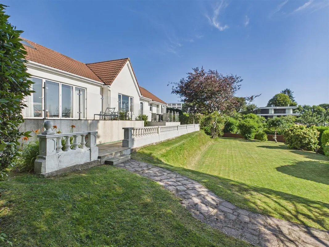 The Glen, Saundersfoot