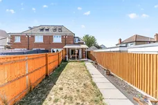 Florence Avenue, MORDEN