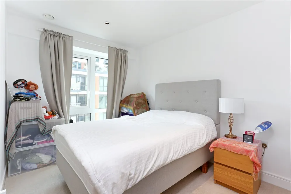 Longfield Avenue, Ealing, W5 photo 6
