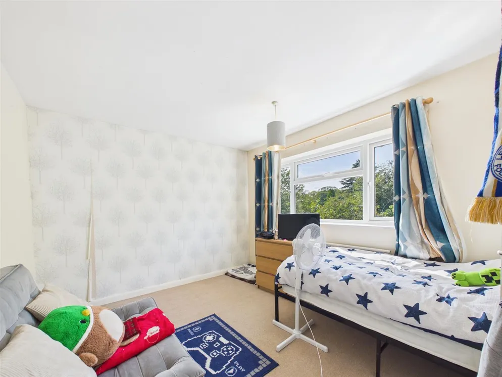 Property carousel item 11