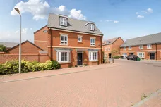 Fairstone, Newbury, RG14 photo 1