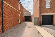 Fairstone, Newbury, RG14 photo 17
