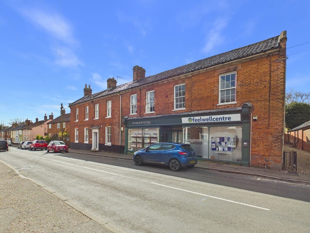 High Street, Loddon Image 3