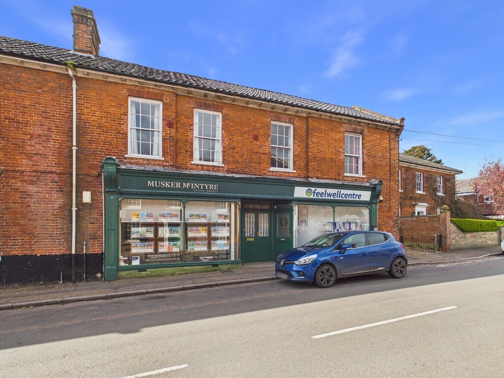 High Street, Loddon Image 2