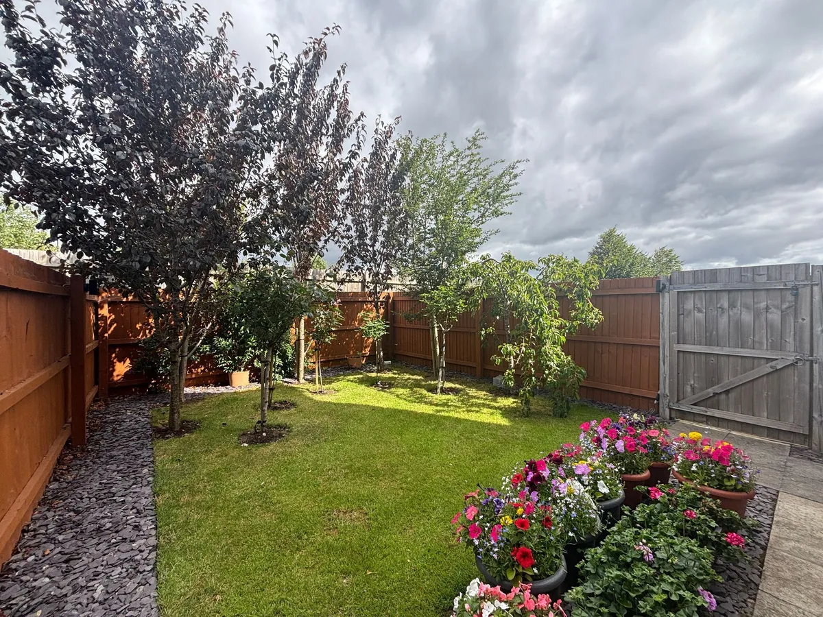 Clos Y Rheilffordd, Barry, CF62