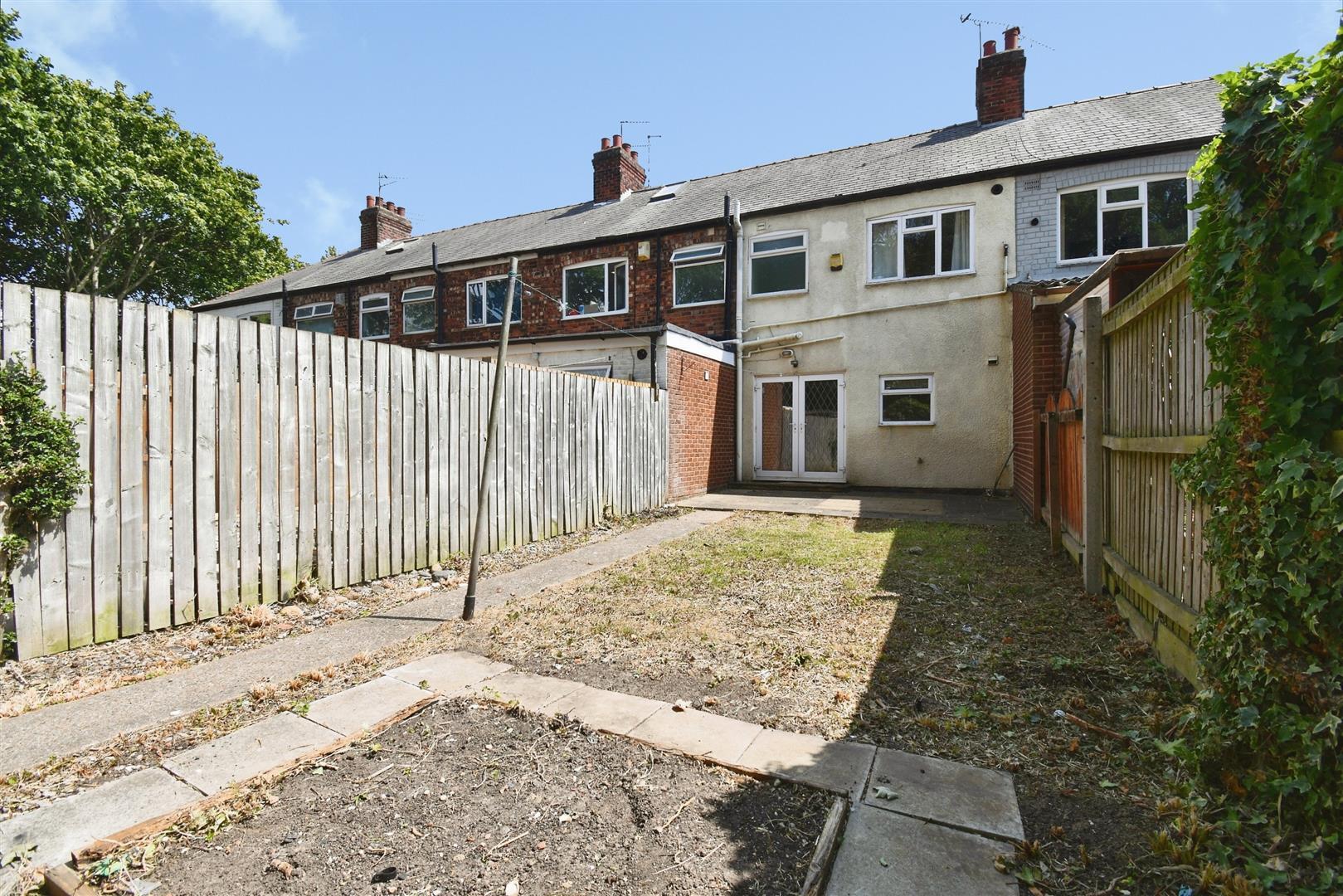 Graham Avenue, Hull Image 12