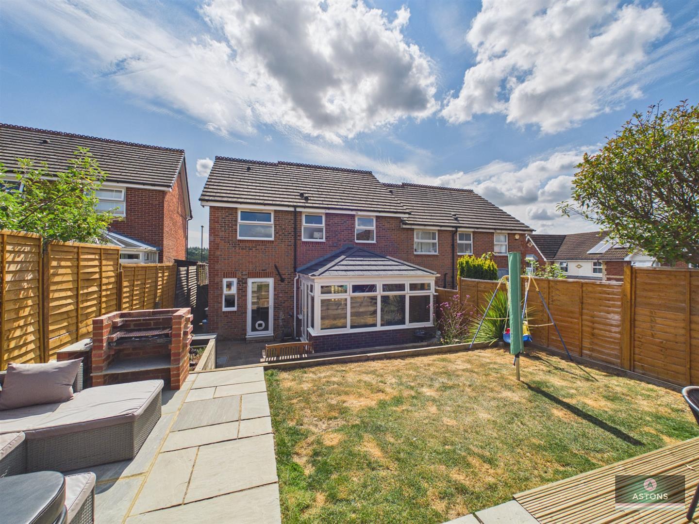 Milborne Road, Maidenbower, Crawley Image 2