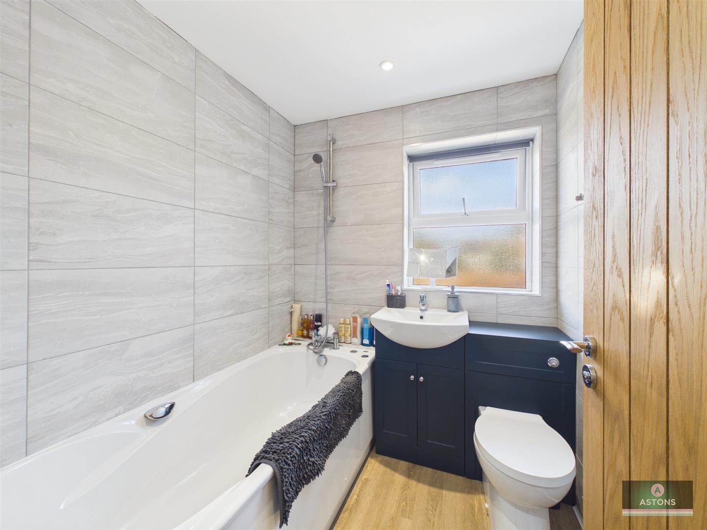 Milborne Road, Maidenbower, Crawley Image 12