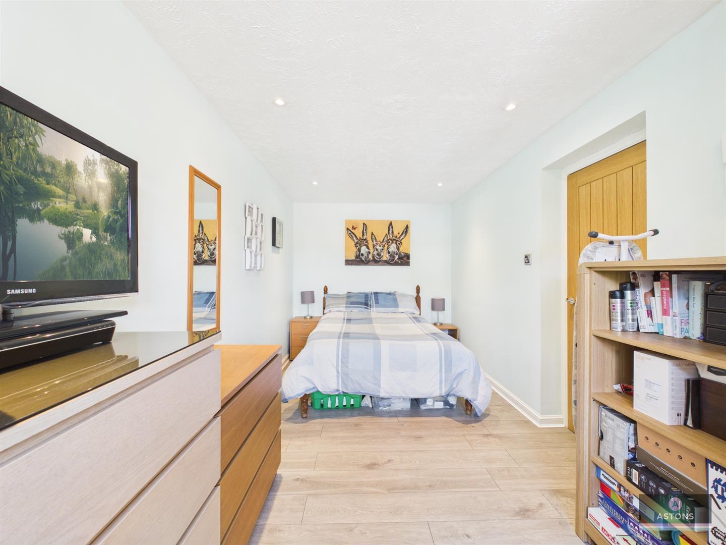 Milborne Road, Maidenbower, Crawley Image 14