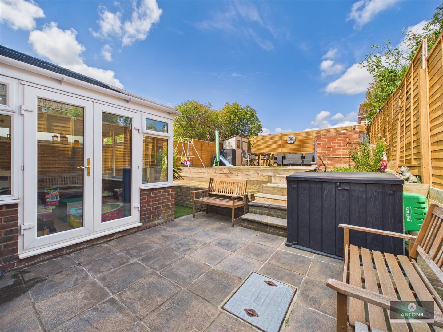 Milborne Road, Maidenbower, Crawley Image 20
