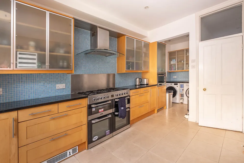 Compton Road, London, SW19 photo 19