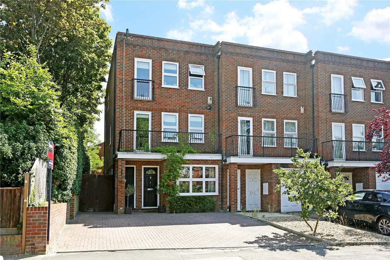 Southridge Place, LONDON, SW20 photo 2
